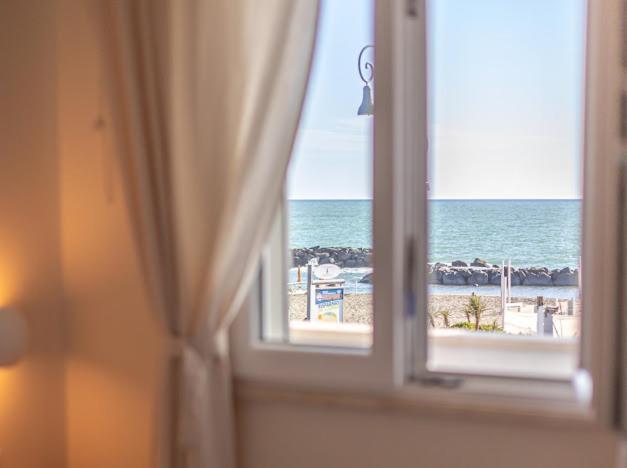 Casa Mira Luxury Sea House Fco Airport Lägenhet Fiumicino Exteriör bild