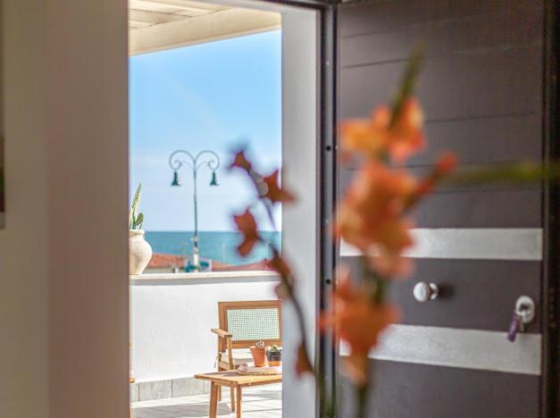 Casa Mira Luxury Sea House Fco Airport Lägenhet Fiumicino Exteriör bild
